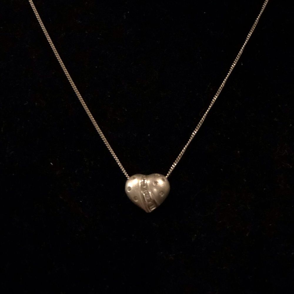 Authentic diamond and 18k white gold pendant